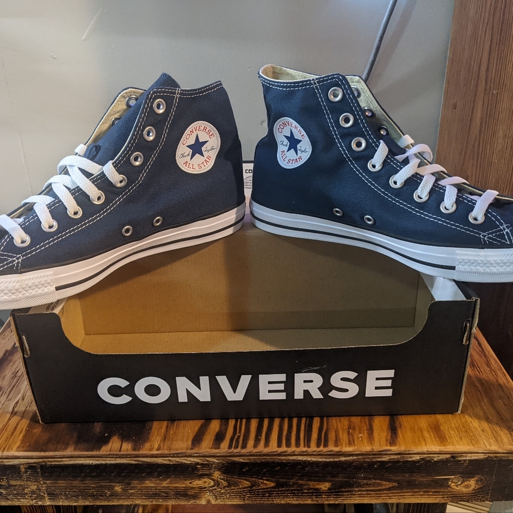 Converse hi top navy blue mens 9 womens 11.